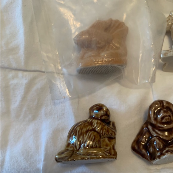 Red Rose Tea Mini Figurines - Picture 7 of 7